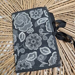 Thirty‎ One Floral Trifold Flap Fold And GO Organizer Black White
